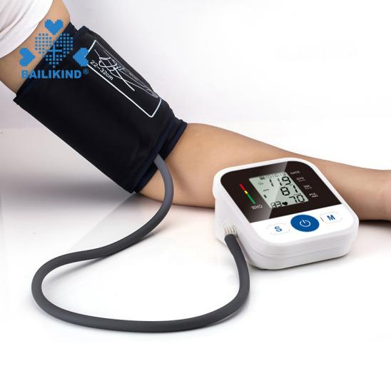 Conas Sphygmomanometer Digiteach a úsáid?